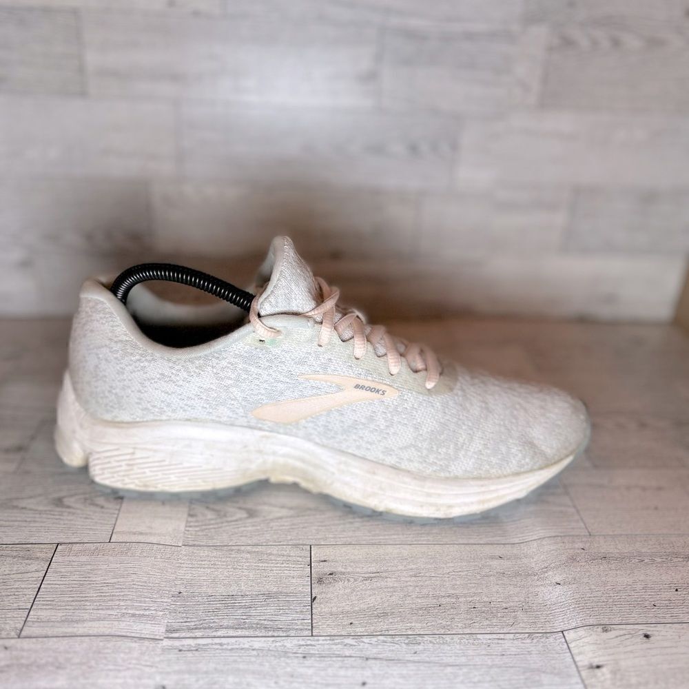 Brooks Anthem‎ 2 White/grey/peach Size Cl6s size 10